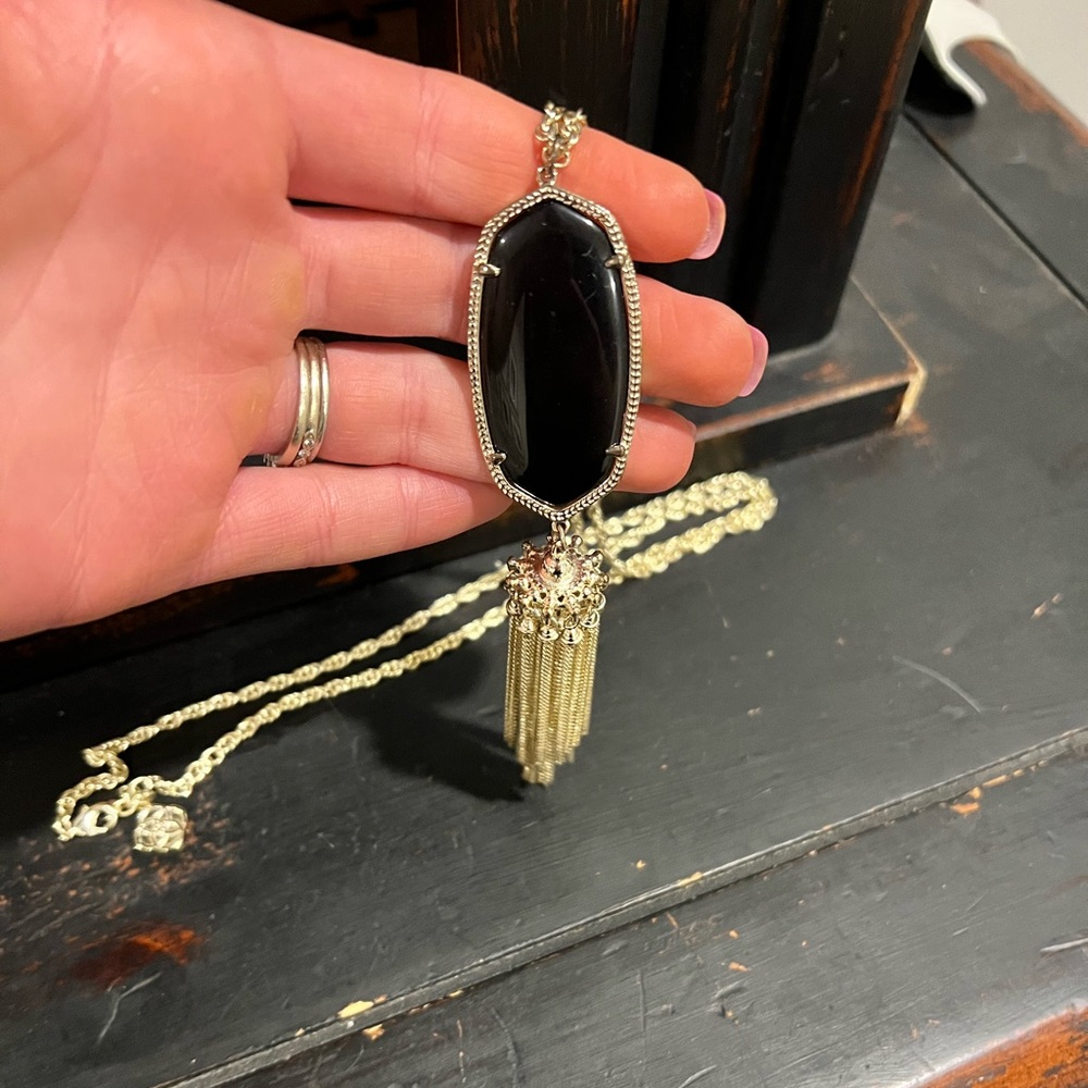 Kendra Scott necklace